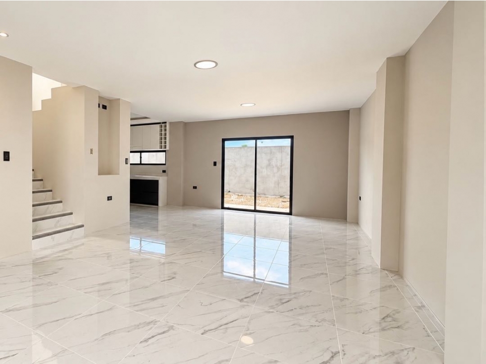 Casa de 3 dormitorios en venta en Cristal Azul, Manta - 2