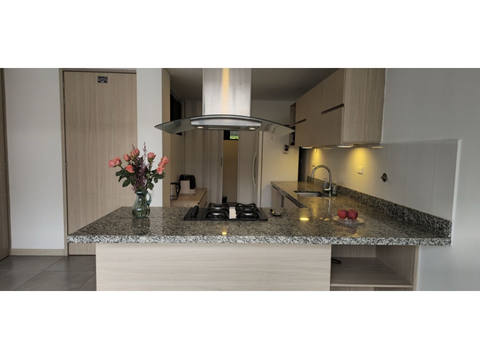 Moderna Casa de 3 habitaciones mas estudio en el Retiro — foto 4