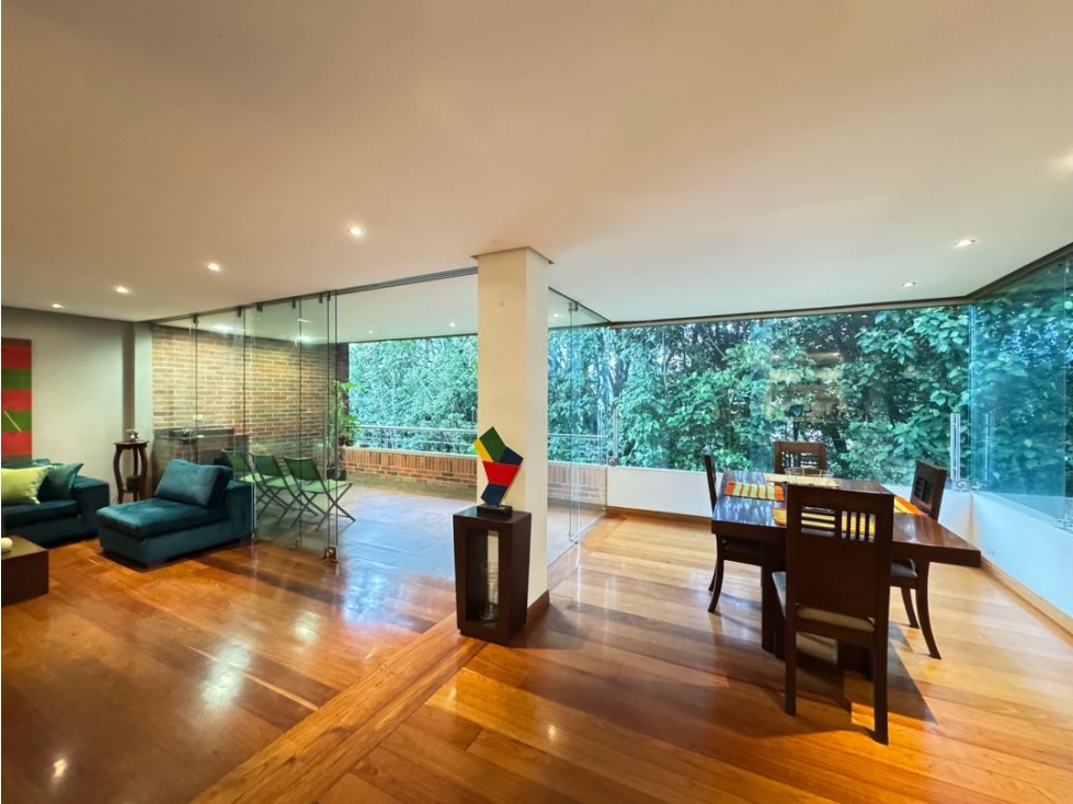 Casa de 3 niveles en venta El Poblado Universidad CES con jardín — foto 4