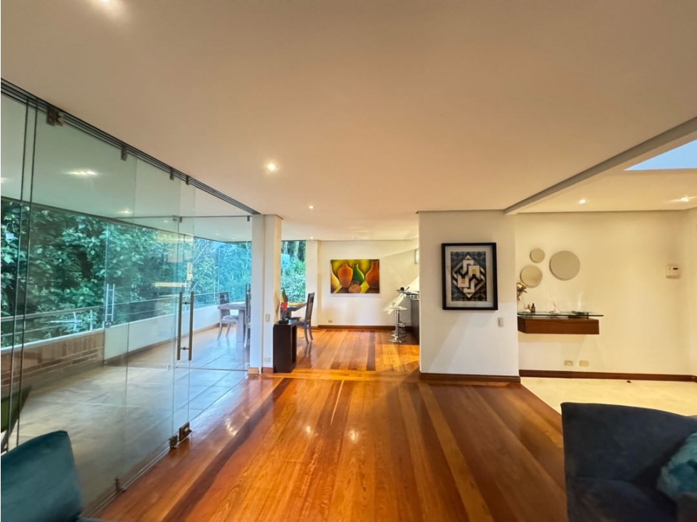 Casa de 3 niveles en venta El Poblado Universidad CES con jardín — foto 6