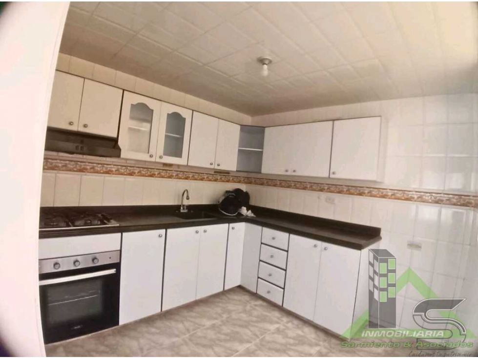 Casa de 3 pisos en arriendo!! Zipaquirá,Cundinamarca — foto 3