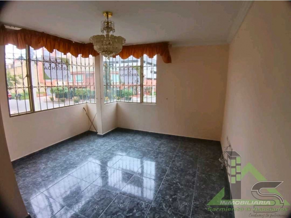 Casa de 3 pisos en arriendo!! Zipaquirá,Cundinamarca — foto 4