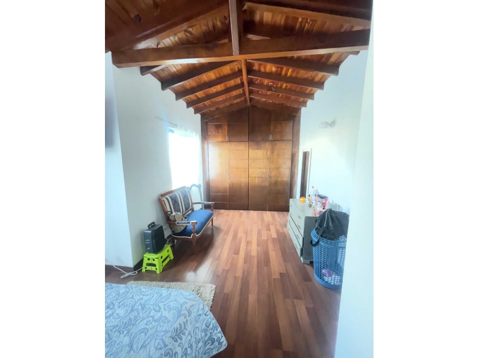 Casa de 3 pisos en conjunto cerrado: excelente estado- Jamundí. YG — foto 4