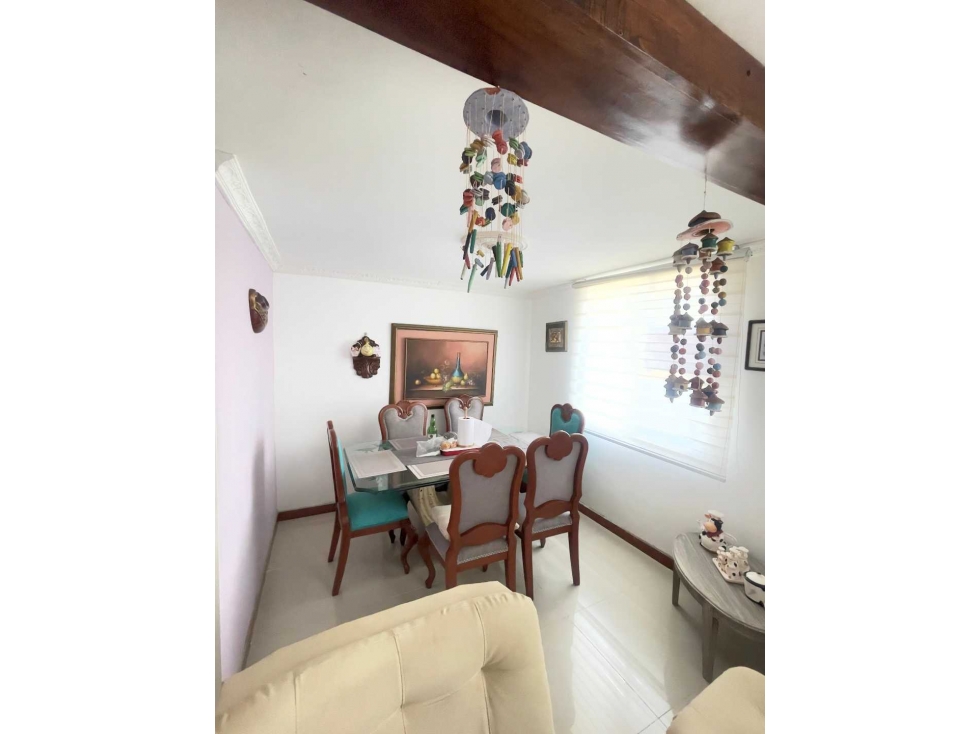 Casa de 3 pisos en conjunto cerrado: excelente estado- Jamundí. YG — foto 3