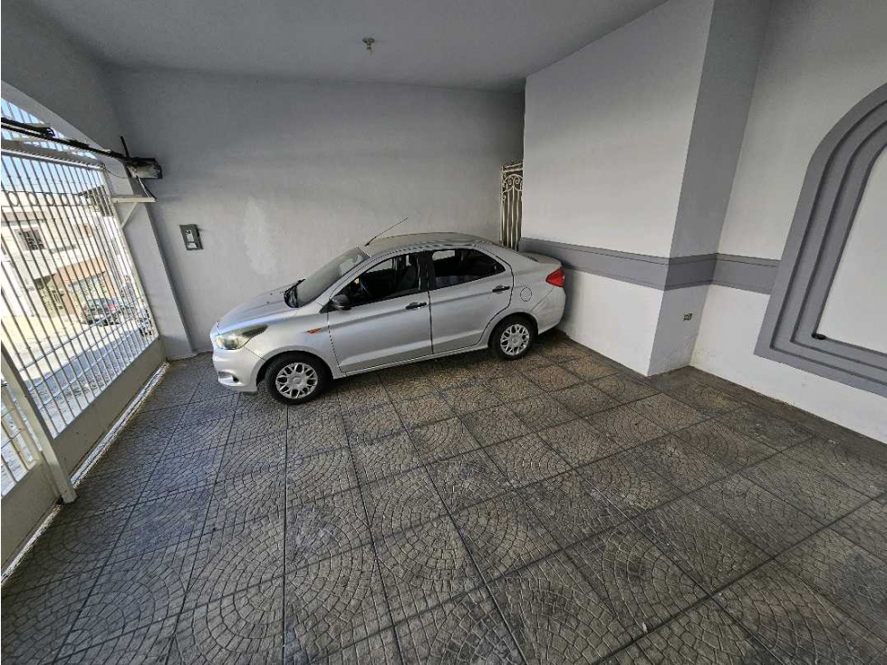 Casa de 3 Recámaras con Cuarto de Servicio y Terraza cumbres — foto 3