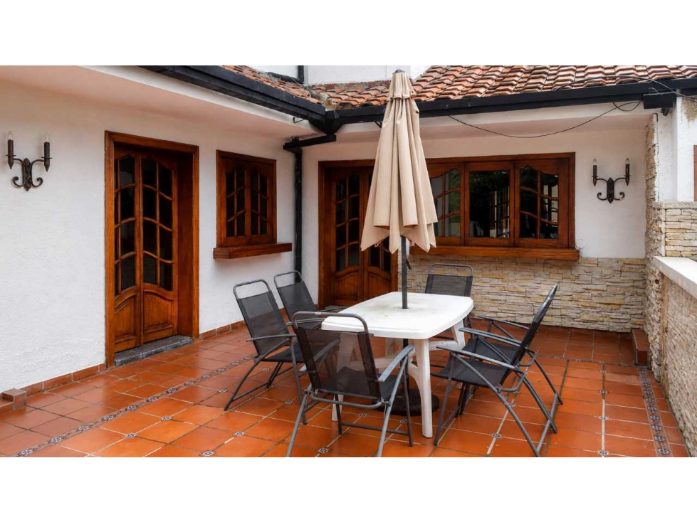 Casa de 5 dormitorios en renta en Miravalle, Cumbayá — foto 2