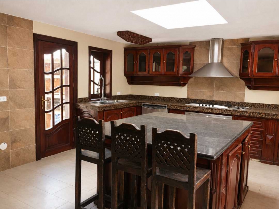 Casa de 5 dormitorios en renta en Miravalle, Cumbayá — foto 5
