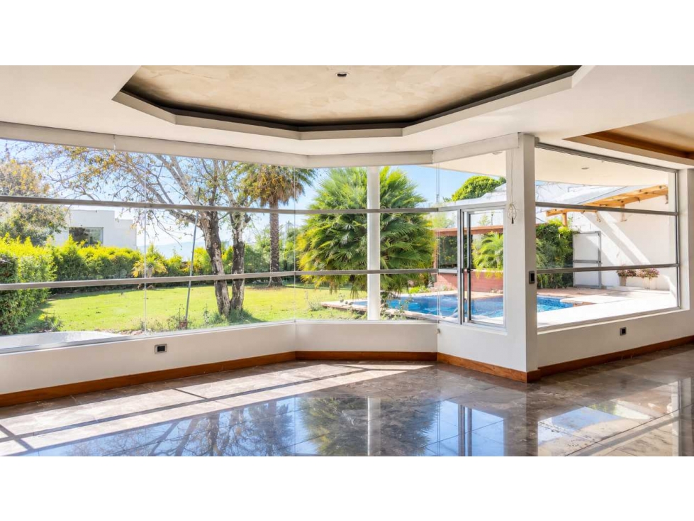 Casa de arriendo en Vista Grande con piscina y jardín — foto 4