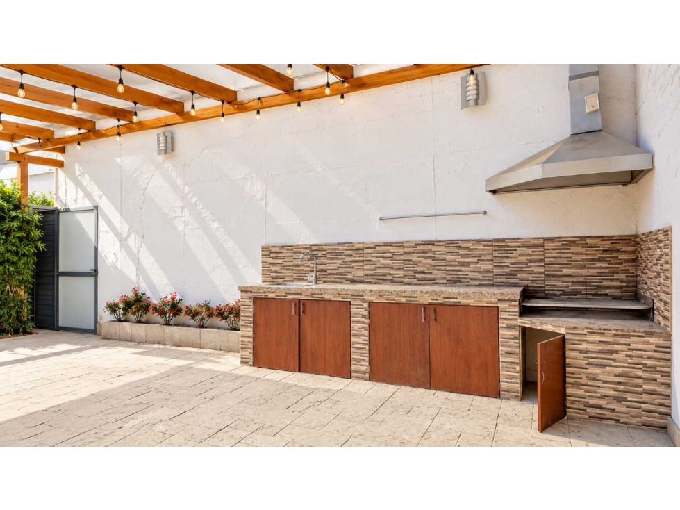 Casa de arriendo en Vista Grande con piscina y jardín — foto 6