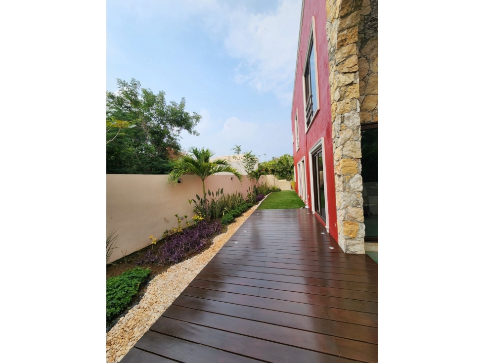 Casa de autor con piscina y paneles en Paseo Country, Mérida — foto 3