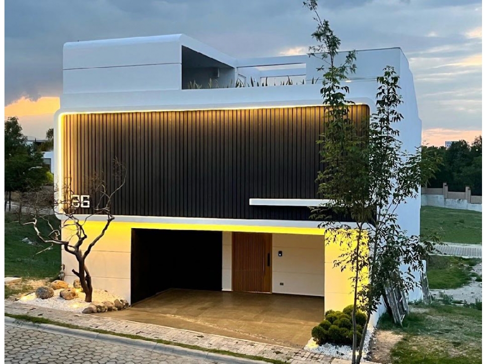 Casa de autor en venta en Lomas de Angelópolis Puebla - 1