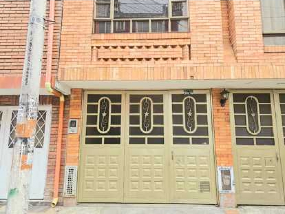CASA DE BARRIO EN BRITALIA — foto 2