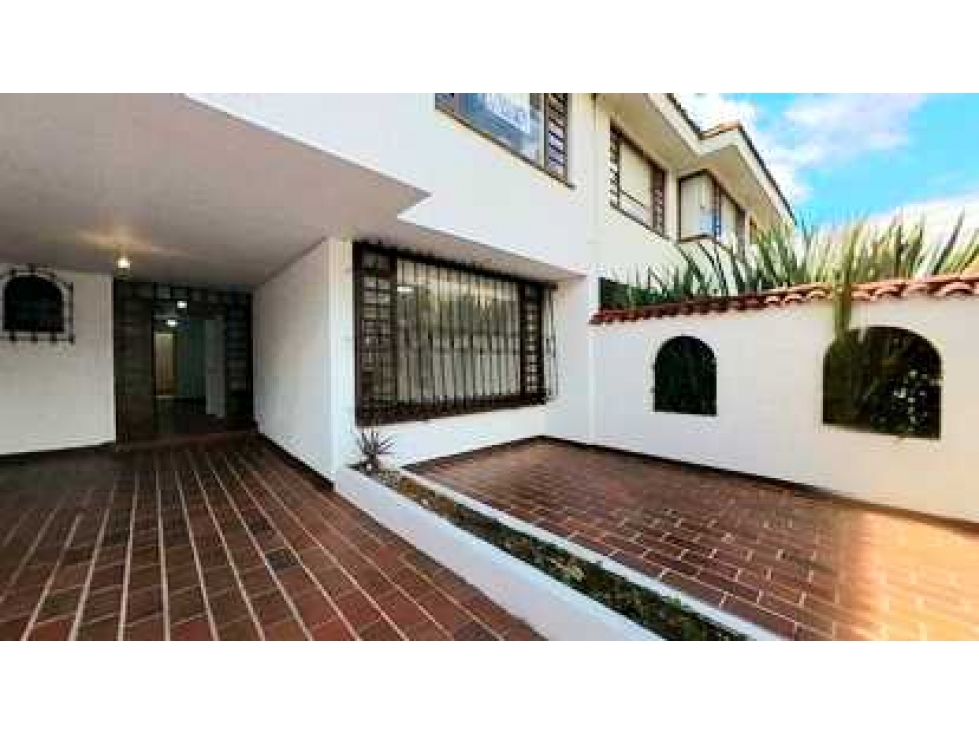 CASA DE BARRIO EN VENTA EN NIZA
