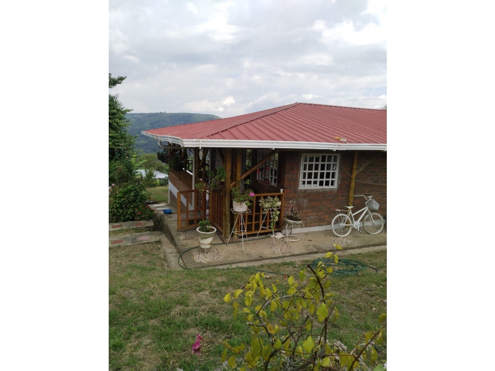 Casa de campo en venta / permuta - Santa Rosa de Tapias Guacarí Valle - 1