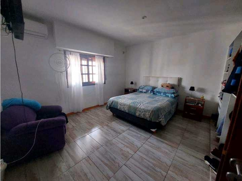 CASA DE CUATRO DORMITORIOS LOS HORNOS, LA PLATA, BUENOS AIRES - 4