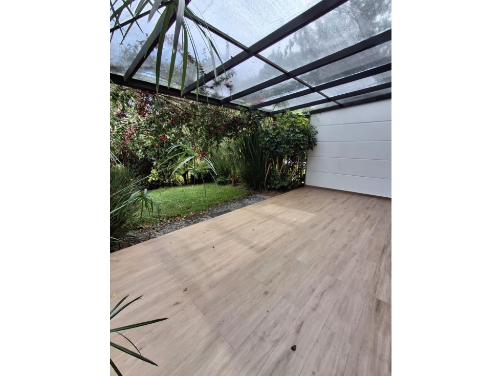 Casa de dos niveles en arriendo en el Retiro Antioquia Puro Cuero — foto 2