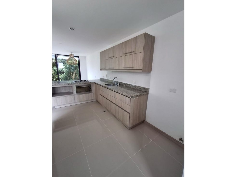 Casa de dos niveles en arriendo en el Retiro Antioquia Puro Cuero — foto 6