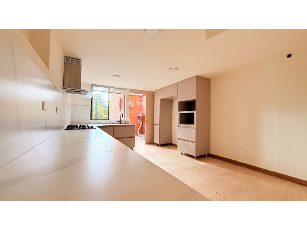 Casa de dos niveles en Unidad Completa en Envigado, — foto 4