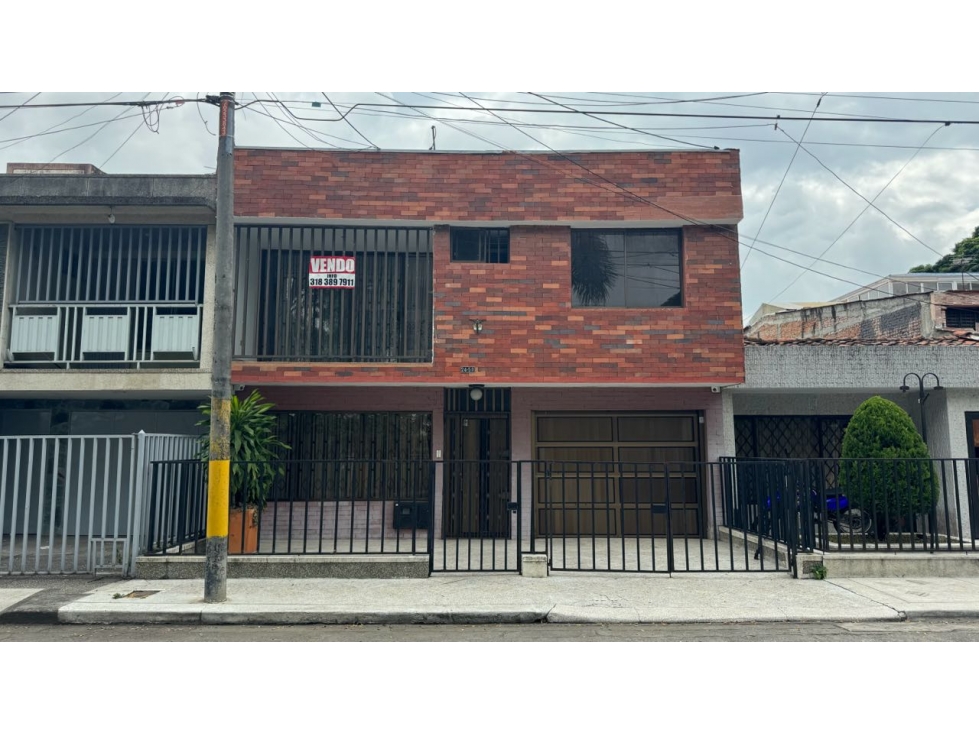 Casa de dos pisos con apartamentos en venta Barrio El Recreo Palmira - 1
