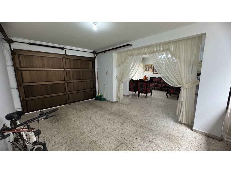 Casa de dos pisos con apartamentos en venta Barrio El Recreo Palmira - 4