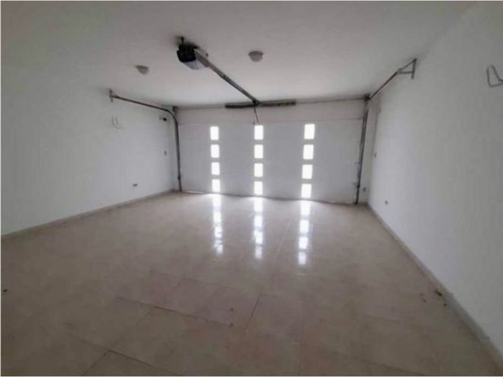 Casa de dos pisos en venta - Barrio Las Mercedes Palmira Valle — foto 2