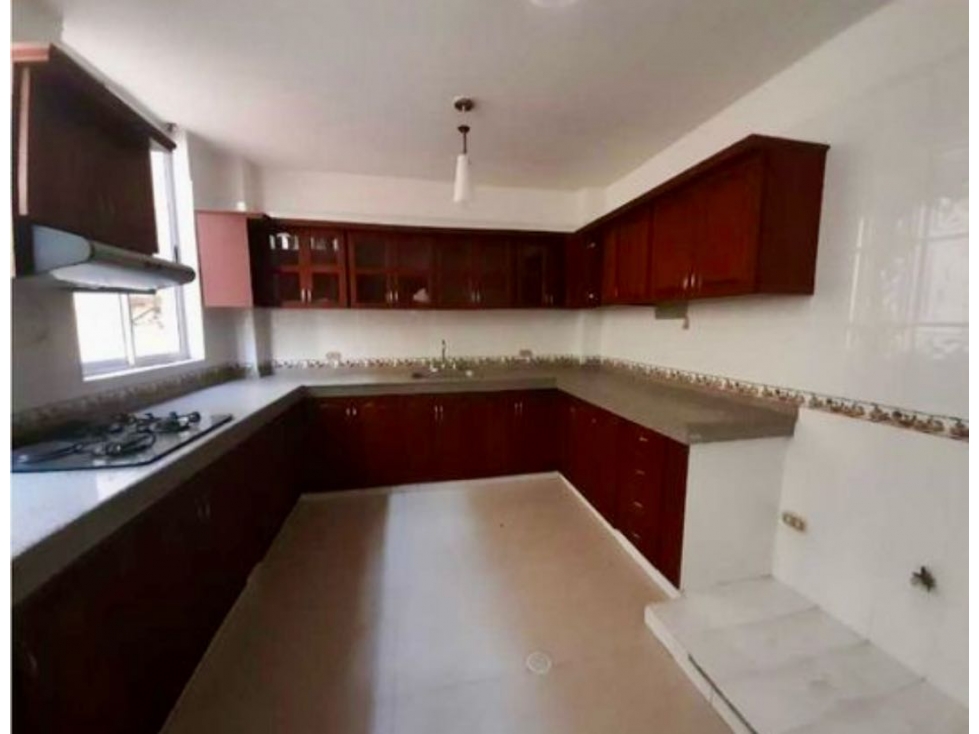 Casa de dos pisos en venta - Barrio Las Mercedes Palmira Valle — foto 4