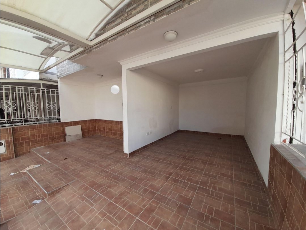 Casa de dos pisos en venta Barrio El Bosque Palmira Valle Colombia - 2