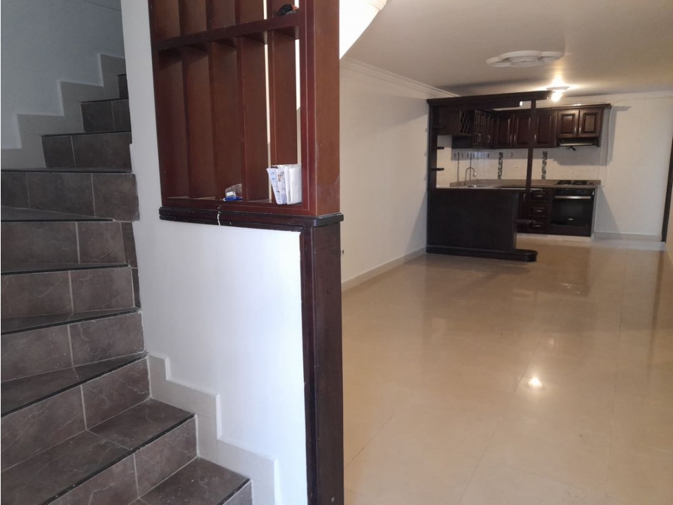 Casa de dos pisos en venta Barrio El Bosque Palmira Valle Colombia - 5