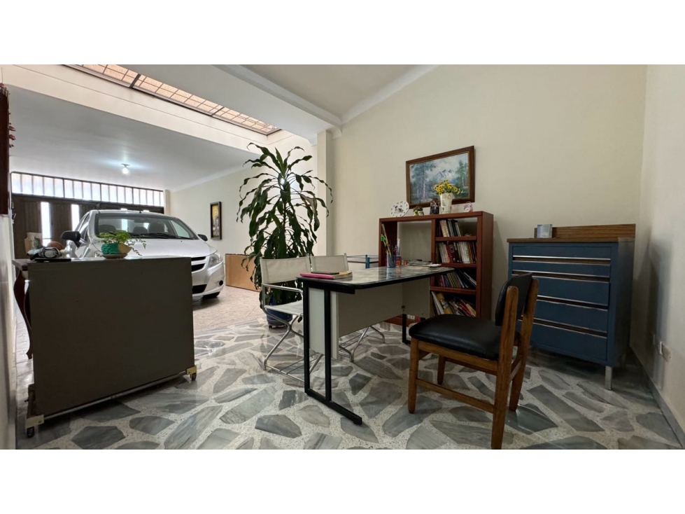 Casa de dos pisos en venta Barrio Las Mercedes Palmira Valle Colombia — foto 4