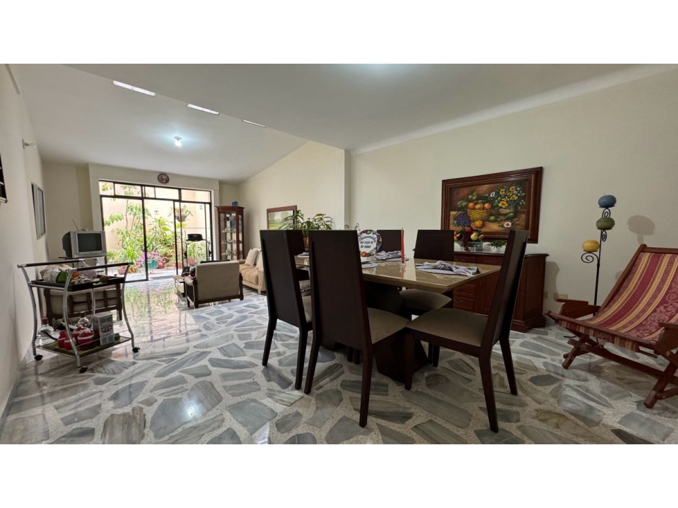 Casa de dos pisos en venta Barrio Las Mercedes Palmira Valle Colombia — foto 5
