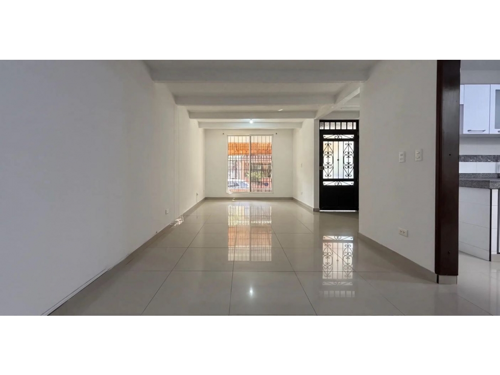 Casa de dos pisos en venta | Bosques de Morelia - Palmira — foto 3