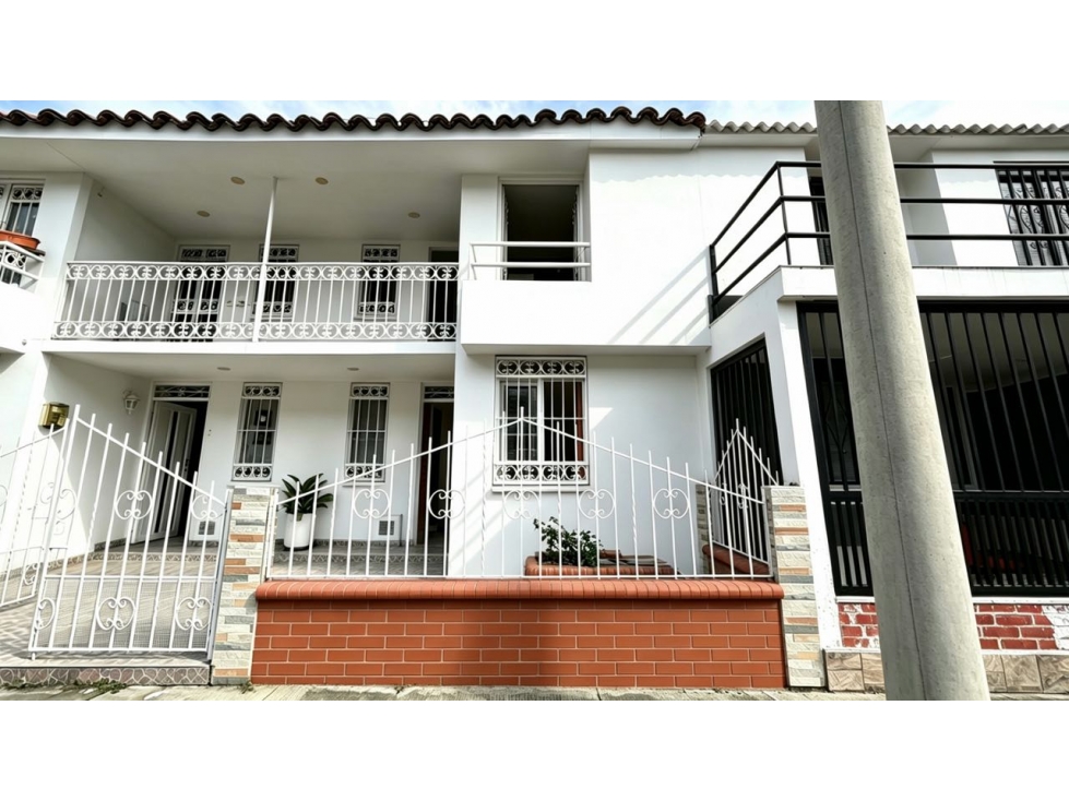 Casa de dos pisos en venta | Guayacanes del Sembrador - Palmira
