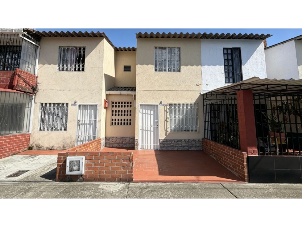 Casa de dos pisos en venta | Llanogrande - Palmira
