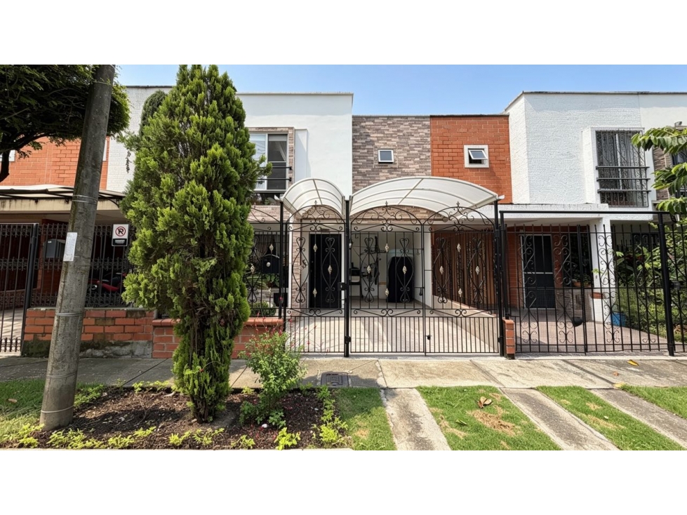 Casa de dos pisos en venta | Santa Ana - Palmira