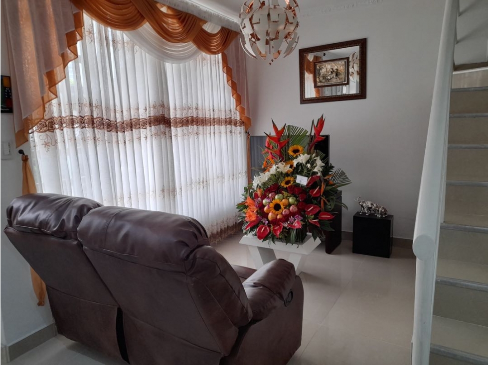 Casa de dos pisos más terraza en venta Barrio El Bosque Palmira Valle - 3