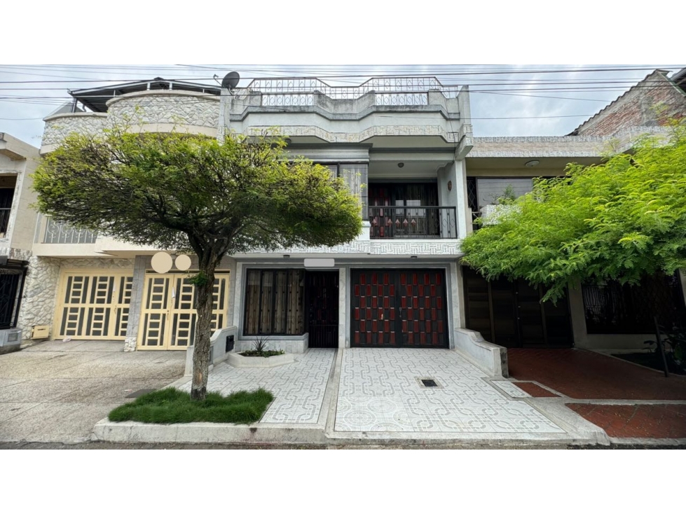 Casa de dos pisos más terraza en venta Barrio Las Américas Palmira
