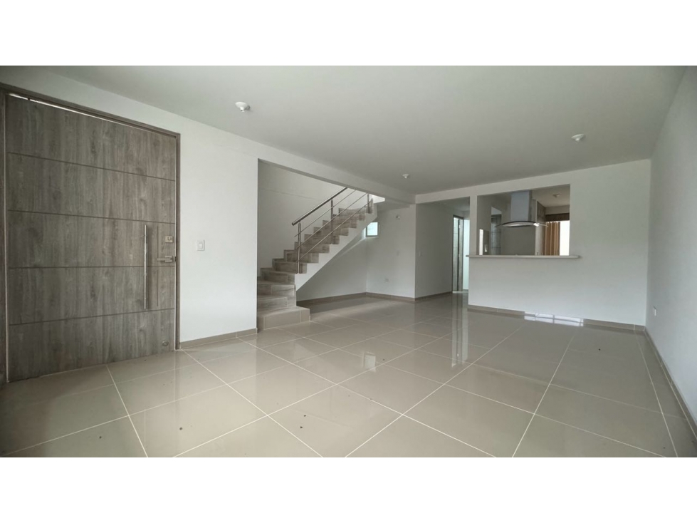 Casa de dos pisos más terraza en venta Barrio Las Mercedes Palmira