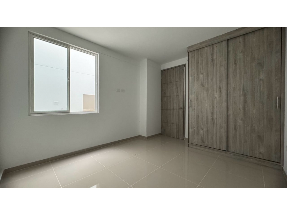 Casa de dos pisos más terraza en venta Barrio Las Mercedes Palmira — foto 4