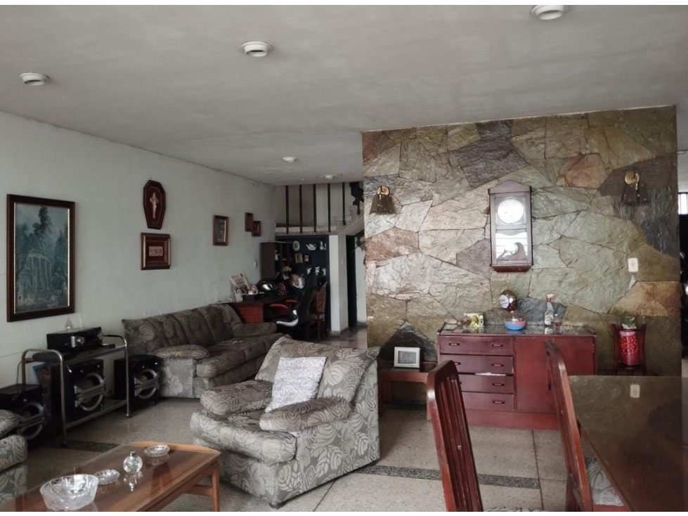 Casa de dos pisos más terraza en venta Barrio Santa Rita Palmira Valle - 2