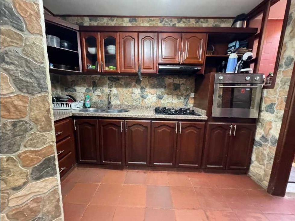 Casa de dos pisos ubicada estrategicamente jardín 005 — foto 6