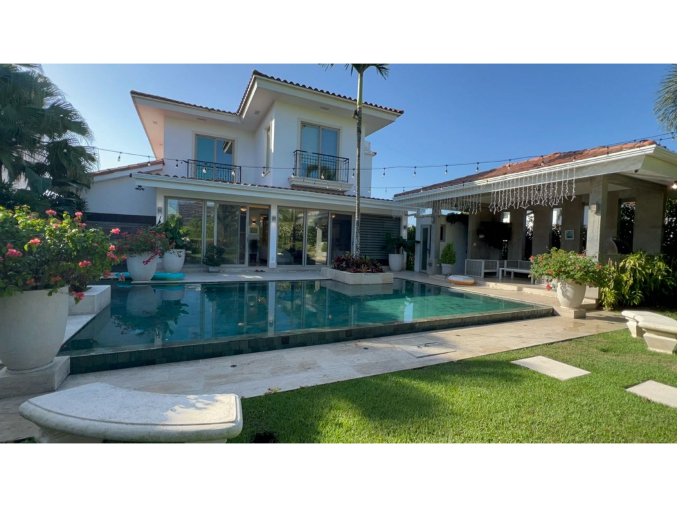 CASA DE LUJO CON PISCINA CLIMATIZADA SANTA MARIA FAIRWAY ESTATE MLD — foto 2