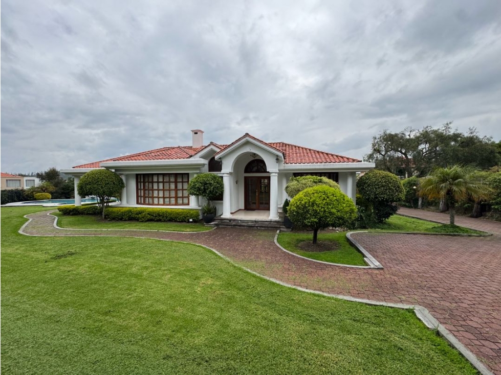 Venta Casa 420 m2 LUJO en Cumbayá 2.000 m2 terreno