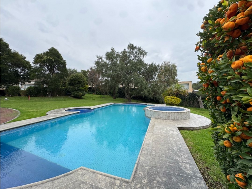 Venta Casa 420 m2 LUJO en Cumbayá 2.000 m2 terreno — foto 3