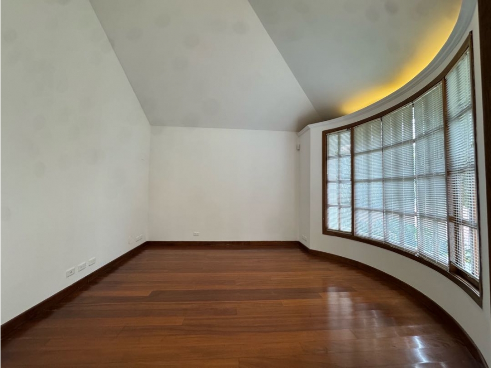 Venta Casa 420 m2 LUJO en Cumbayá 2.000 m2 terreno — foto 5
