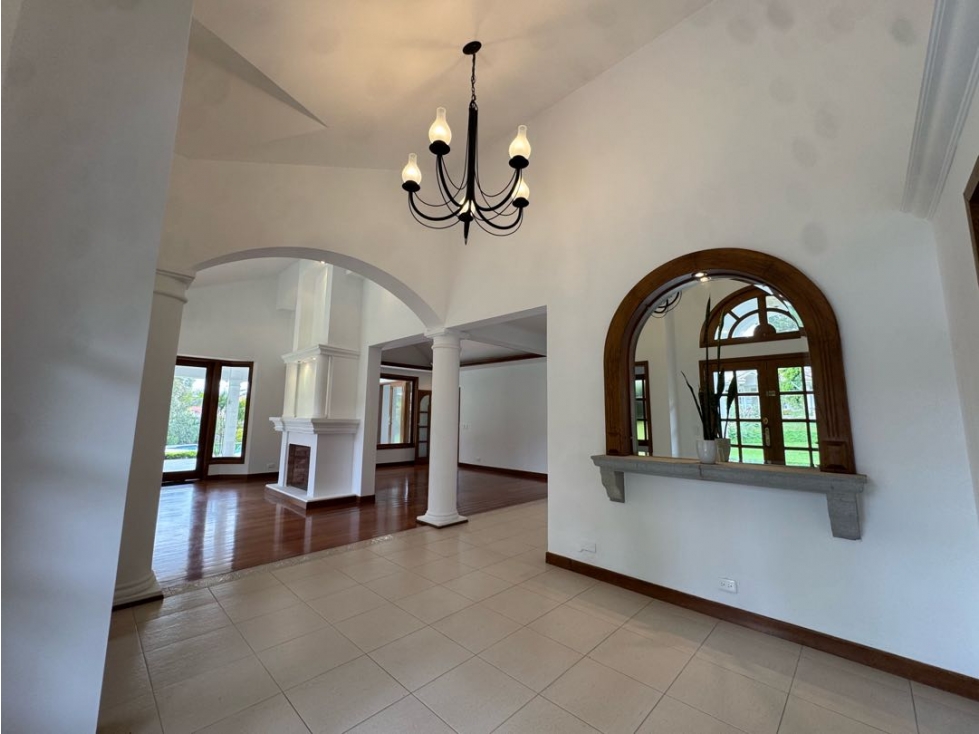 Venta Casa 420 m2 LUJO en Cumbayá 2.000 m2 terreno — foto 6