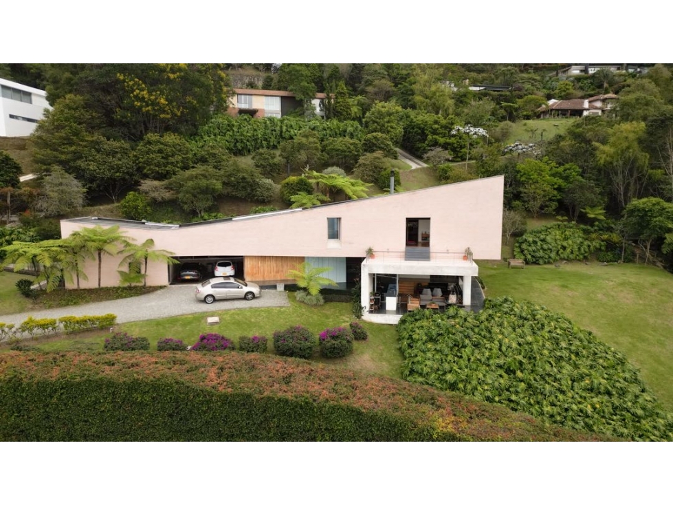 Lujosa casa. Alto de las Palmas. Recibe Apto moderno en parte de pago — foto 2