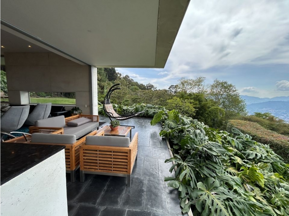 Lujosa casa. Alto de las Palmas. Recibe Apto moderno en parte de pago — foto 4