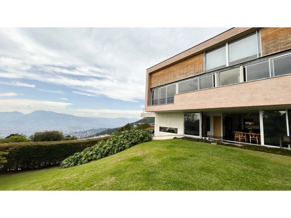 Lujosa casa. Alto de las Palmas. Recibe Apto moderno en parte de pago — foto 5