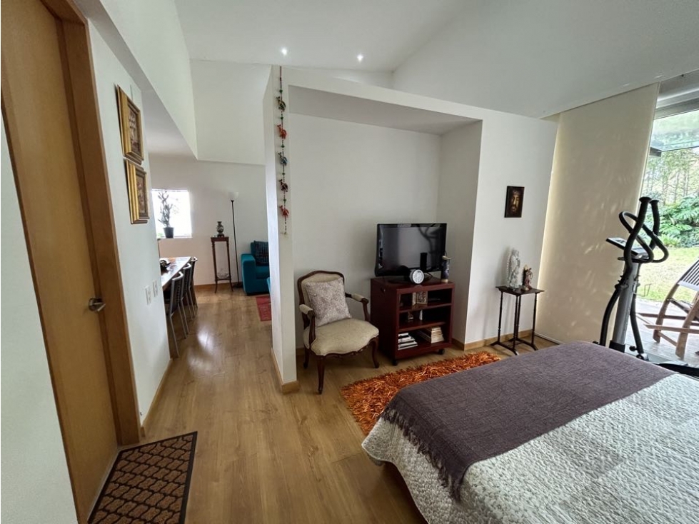 Lujosa casa. Alto de las Palmas. Recibe Apto moderno en parte de pago — foto 6
