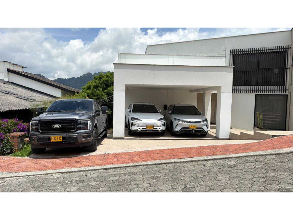 ¡CASA DE LUJO EN EL MEJOR CONJUNTO DE MANIZALES! — foto 2